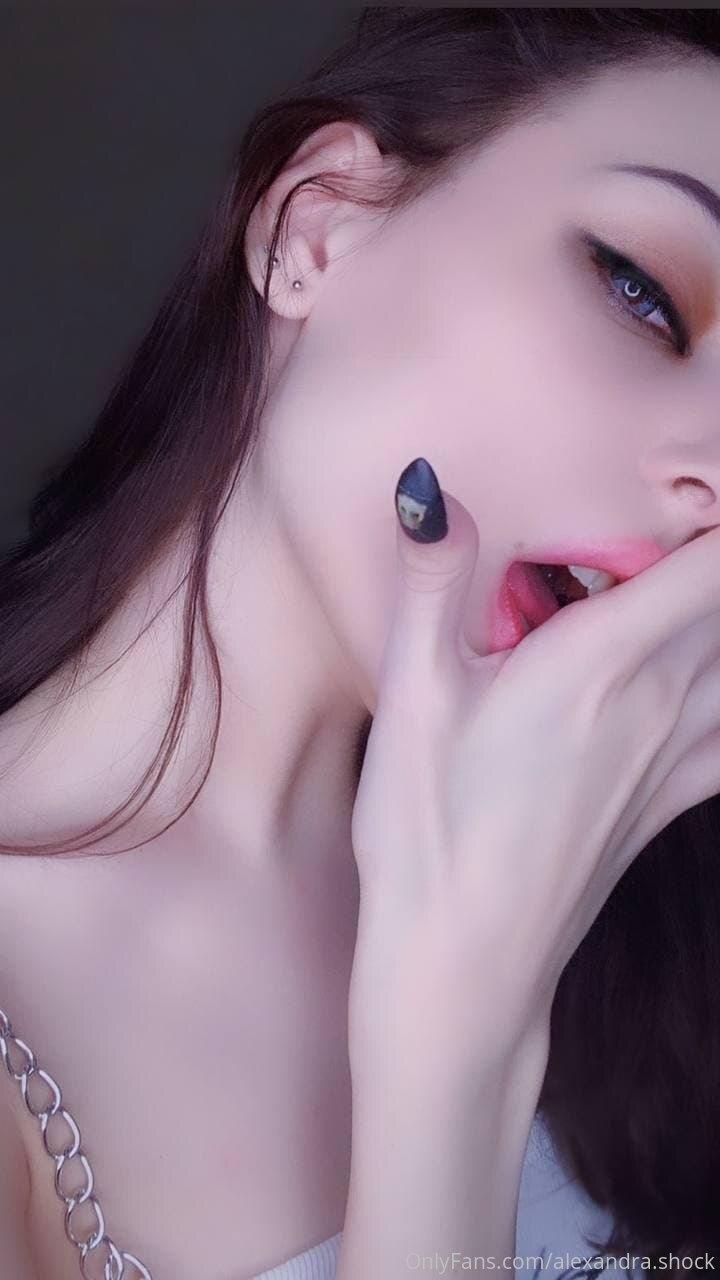 Саша / alexandra_shock Обнажённые утечки OnlyFans 1