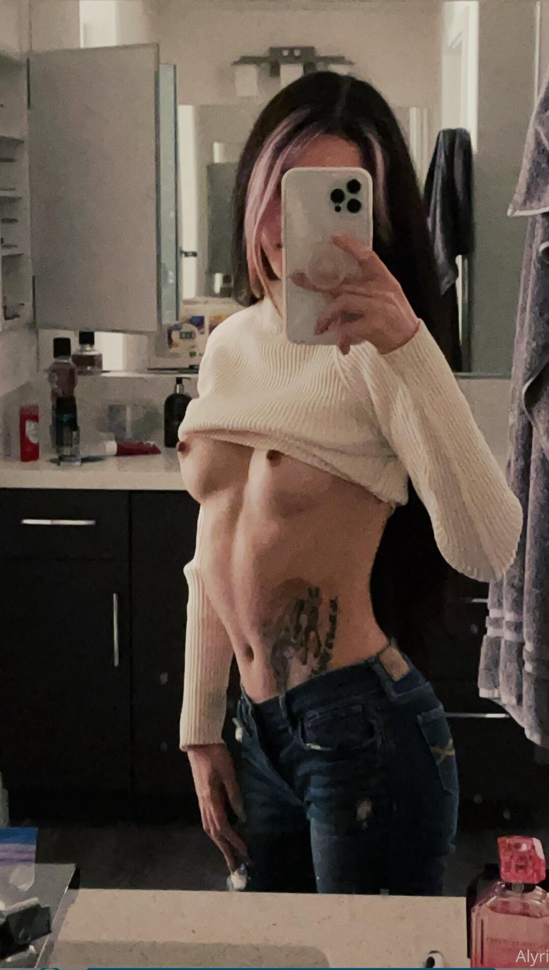 alyri / alyri_tv Обнажённые утечки OnlyFans 1