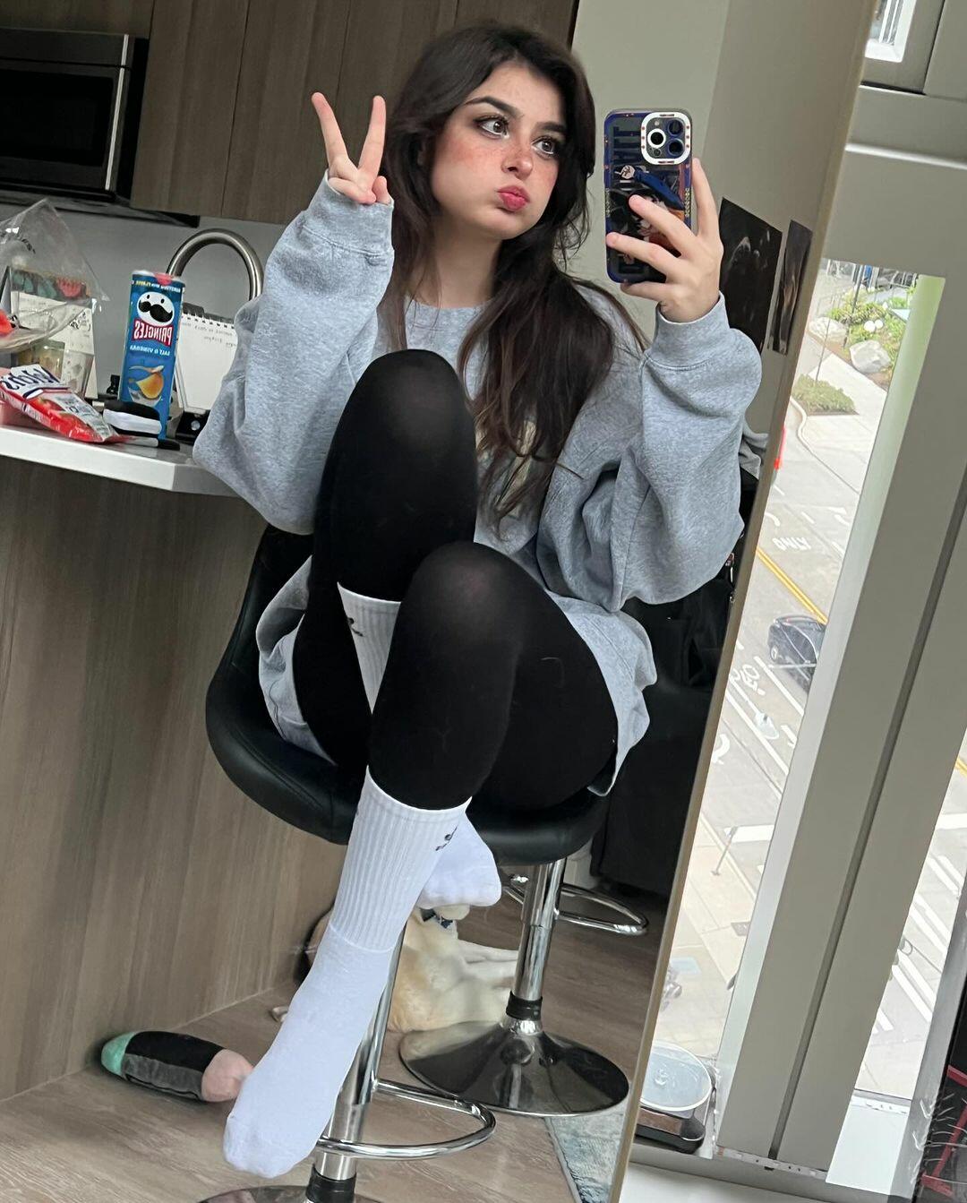 ARUUU / malachitexd слив нюдсов OnlyFans 1