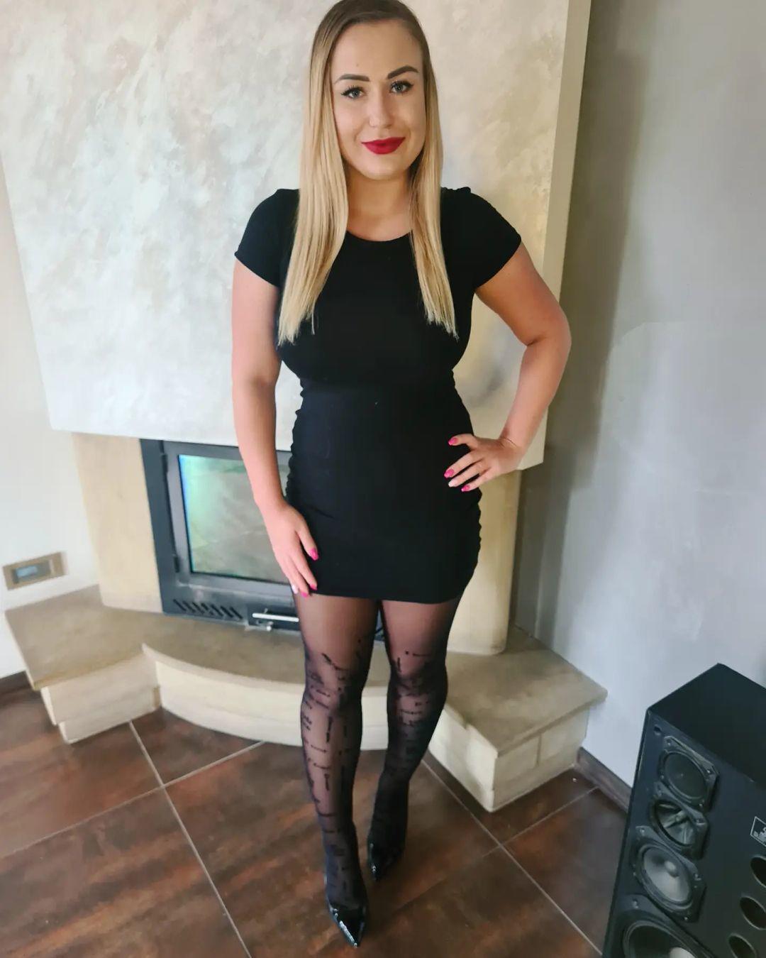 Bloondi21 / bloondi_21 слив обнажённых фото с OnlyFans 1