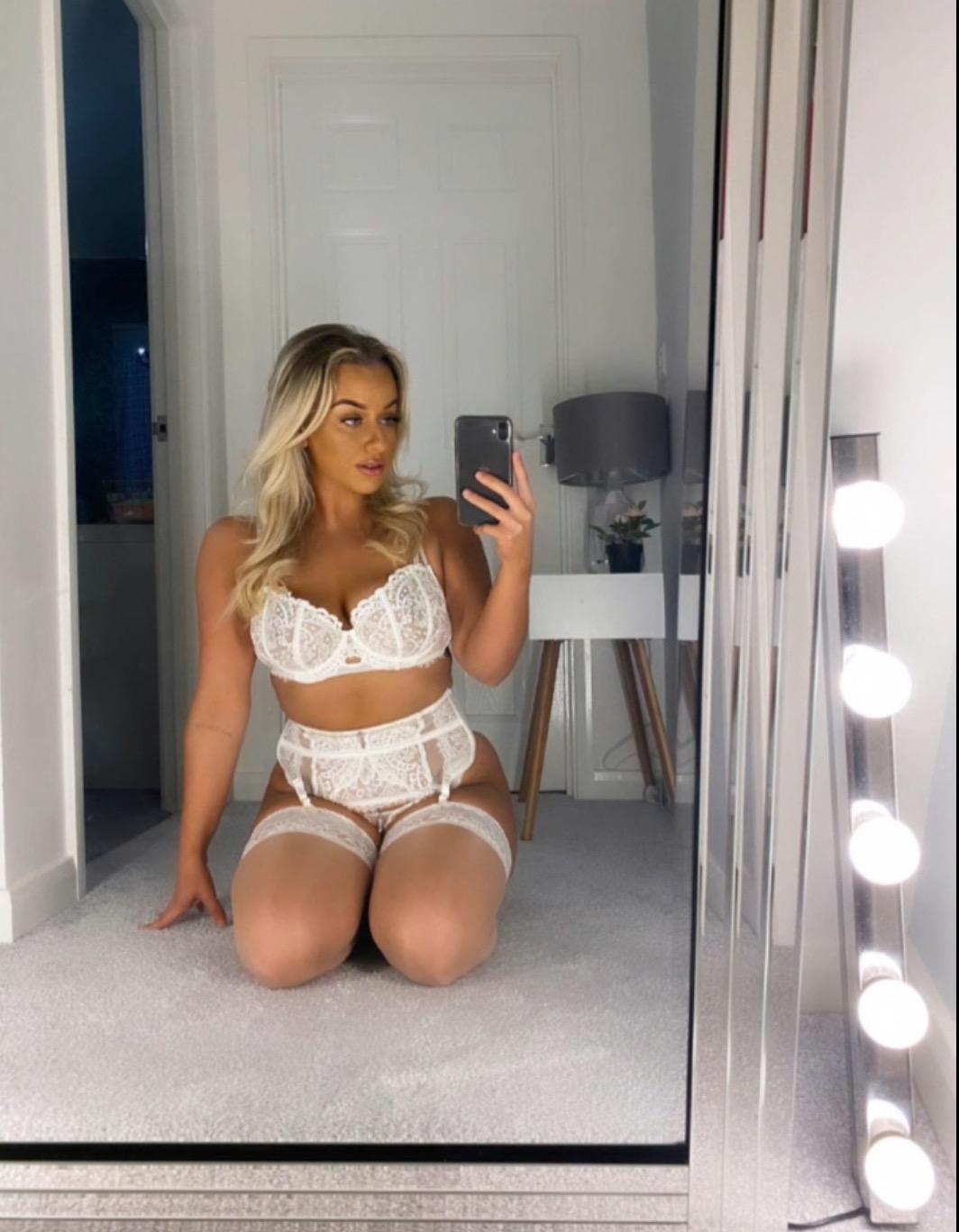 Fran Bell / franbellll слив обнажённых фото с OnlyFans 1