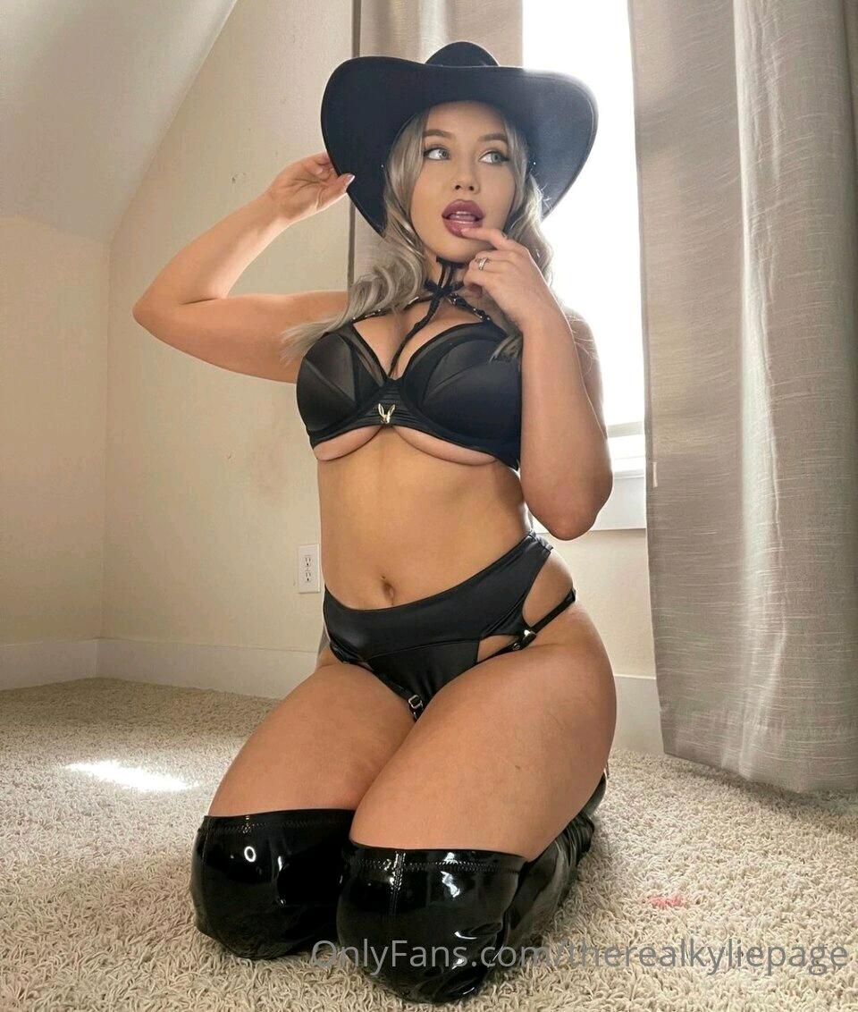 Утечки ню фото Kylie Page / lilmiskp / therealkyliepage с OnlyFans 1