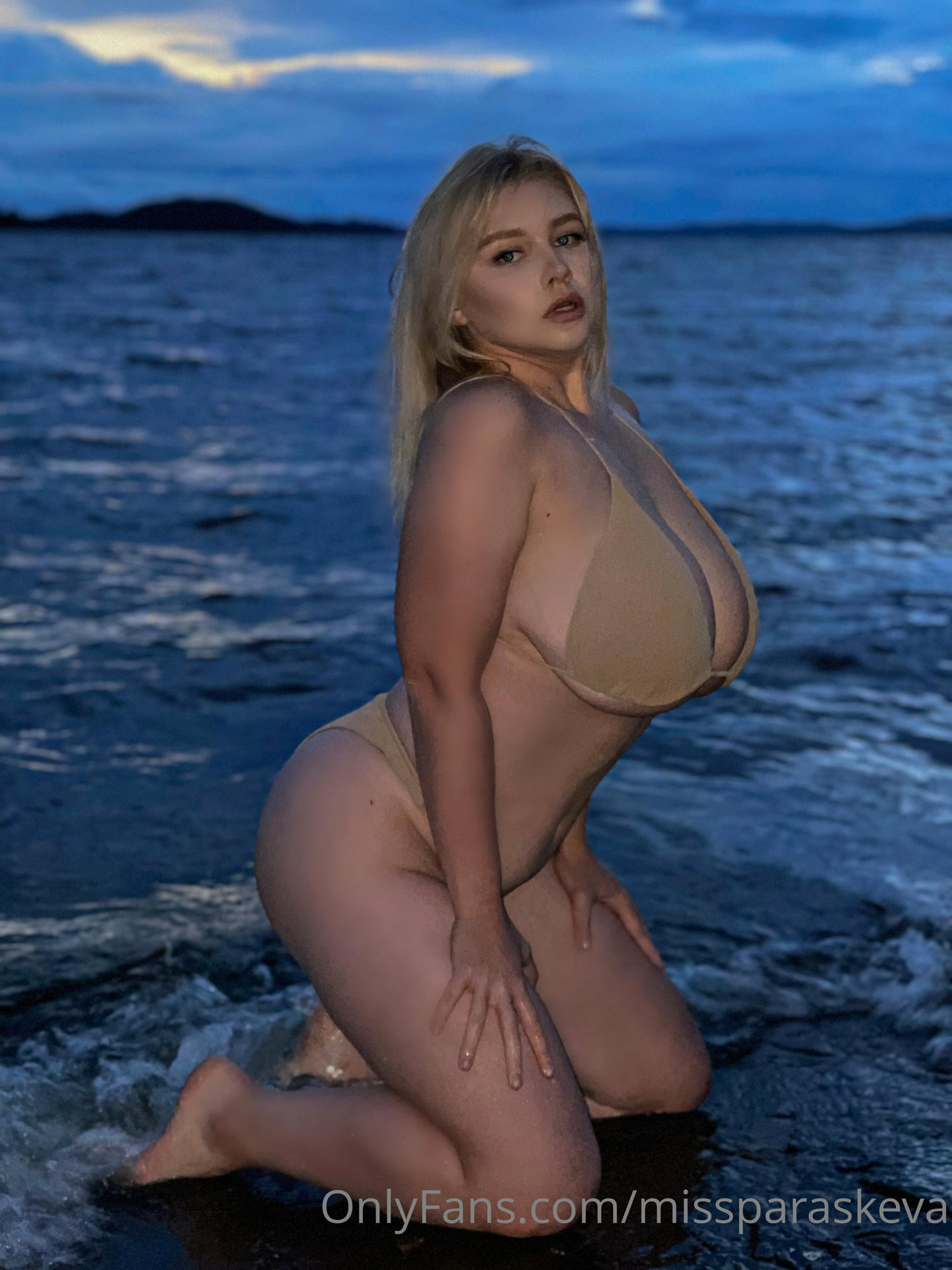 Утечки ню MissParaskeva на OnlyFans 1