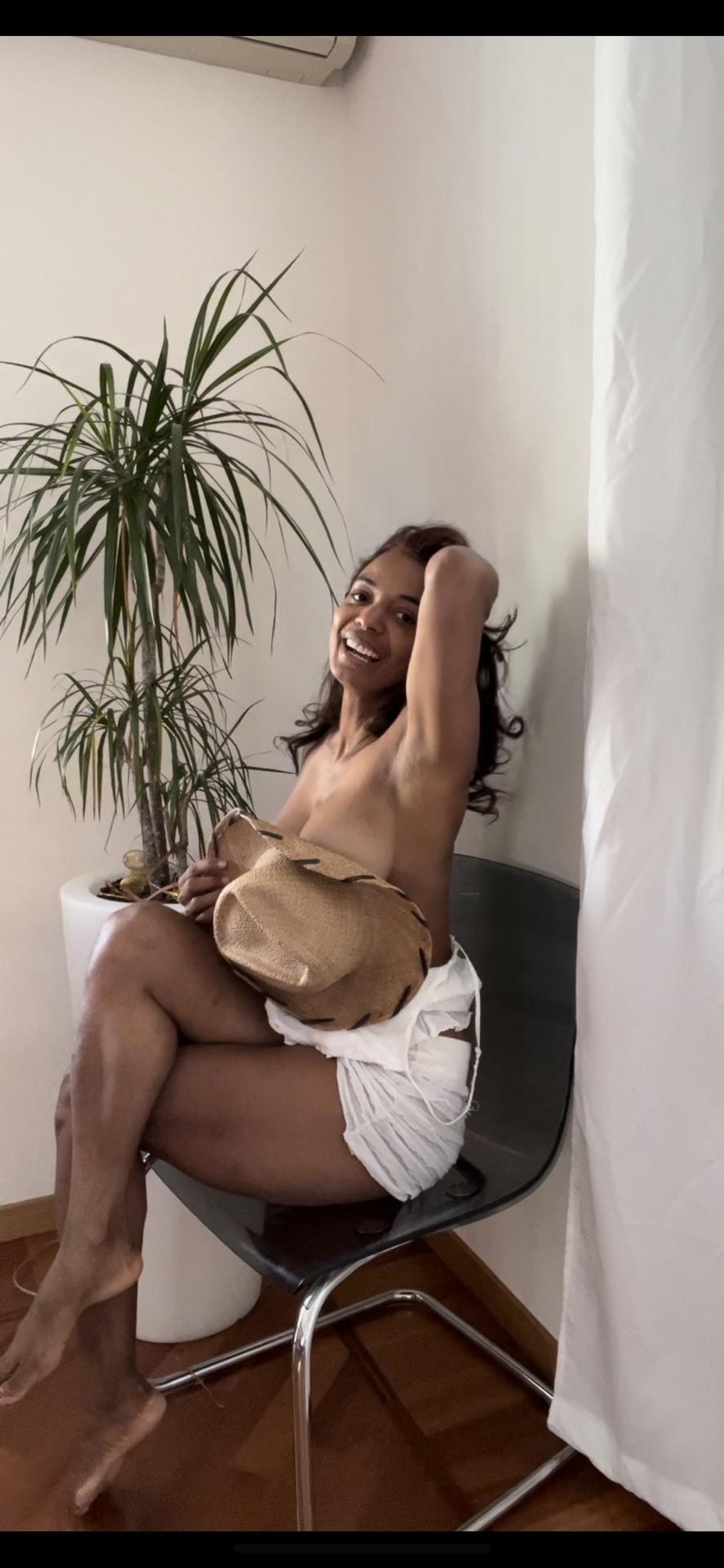 Rina Luna Rivera / lunarr25 Обнажённые утечки OnlyFans 1