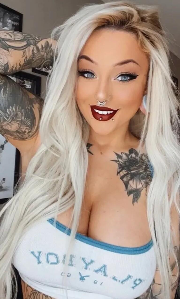 Dezi / Screamqueen68 Обнажённые утечки OnlyFans 1