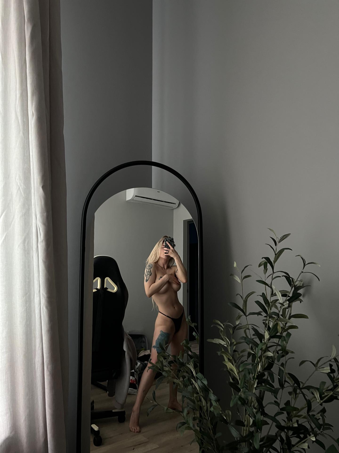 Слив обнажённых фото Sorabi с OnlyFans 1