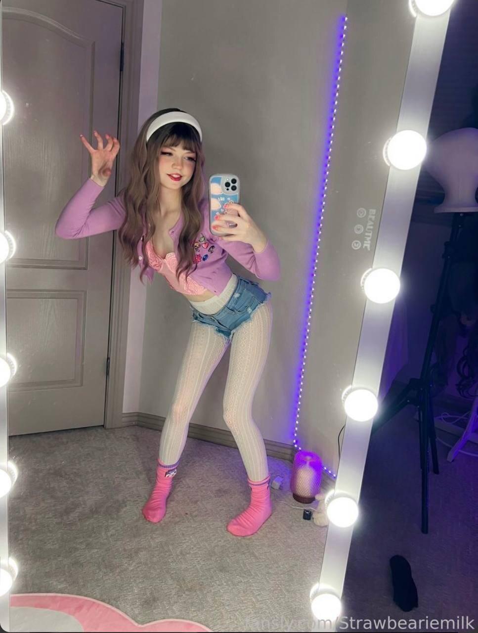 Strawbeariemilkk / StrawberryMillk Nude OnlyFans Утечки 1