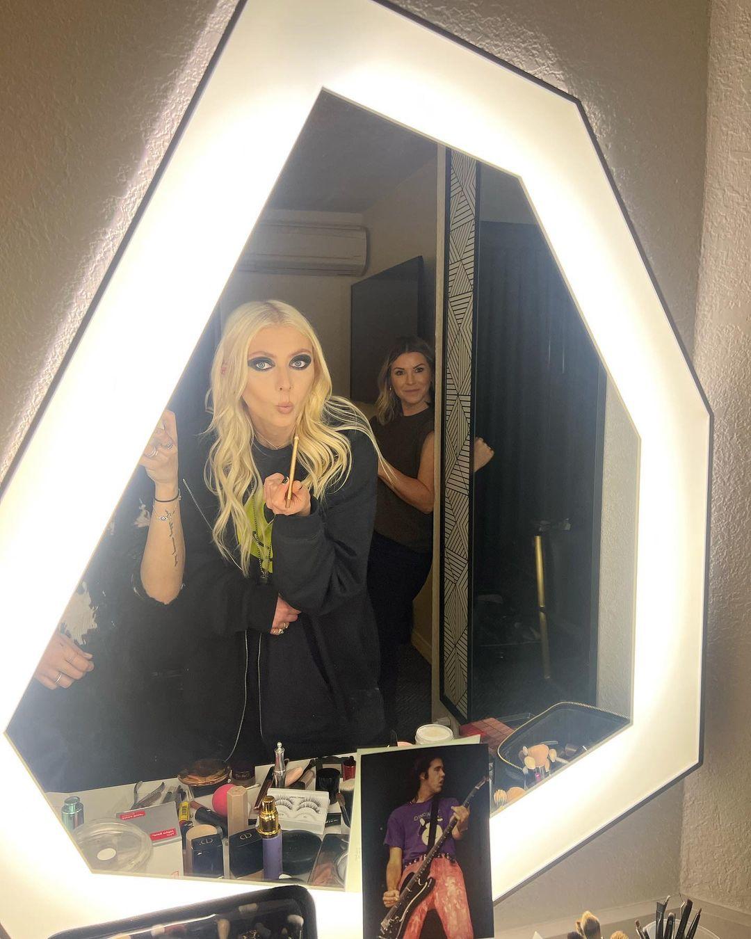 Taylor Momsen / aryelsoul слив обнажённых фото с OnlyFans 1