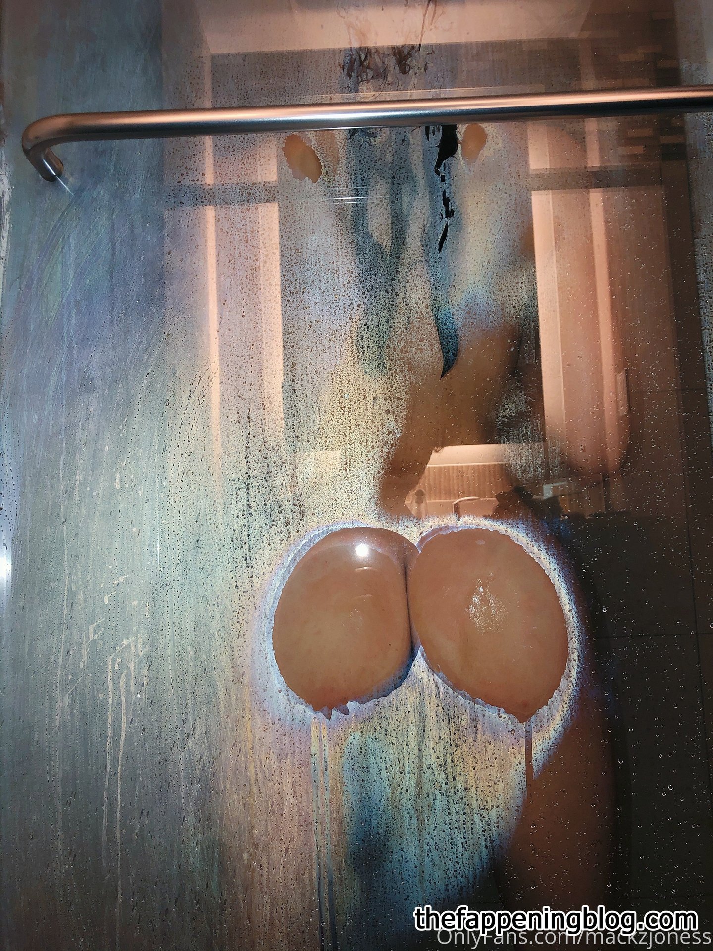 Mackenzie Jones aka mackzjoness Leaked Photo 48