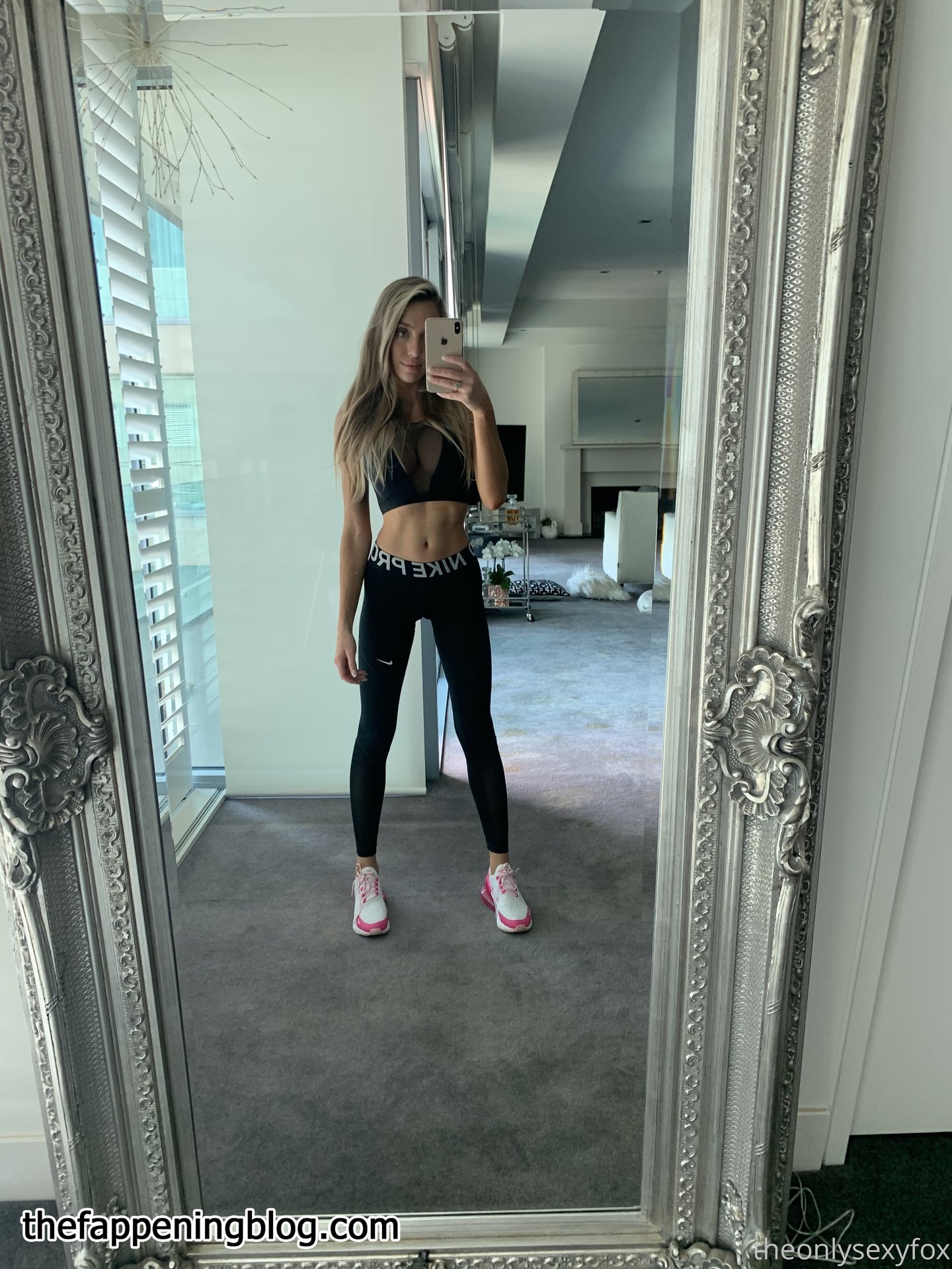 theonlysexyfox Leaked Photo 19