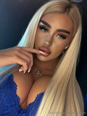 adelebee / adele.bee Голые Утечки OnlyFans Фото 15