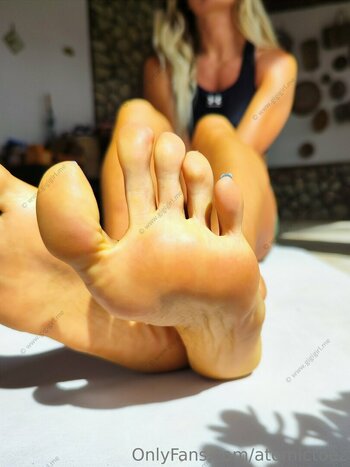 atomictoez / atomictoezz Голые Утечки OnlyFans Фото 18