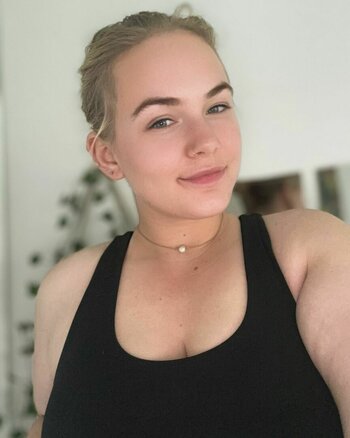 Gee Ruby / babyygeeexx / its_your_gal_rubyyyy Голые Утечки OnlyFans Фото 2