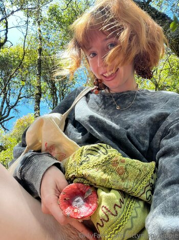 kittynippyhippie / littlenippyhippie Голые Утечки OnlyFans Фото 45