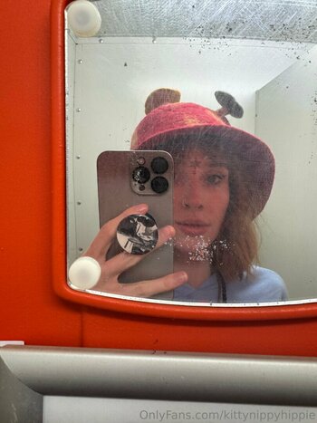 kittynippyhippie / littlenippyhippie Голые Утечки OnlyFans Фото 60
