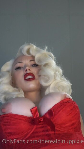 Pineup Pixie / Bianca Blakney 2 / pinuppixietm / therealpinuppixie Голые Утечки OnlyFans Фото 15