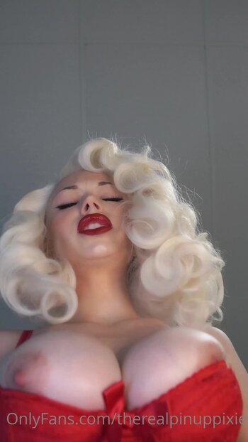 Pineup Pixie / Bianca Blakney 2 / pinuppixietm / therealpinuppixie Голые Утечки OnlyFans Фото 22