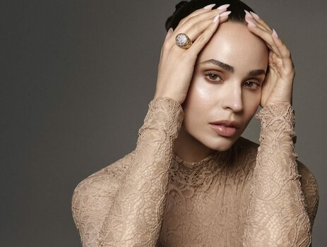 SofiaCarson Голые Утечки Фото 2