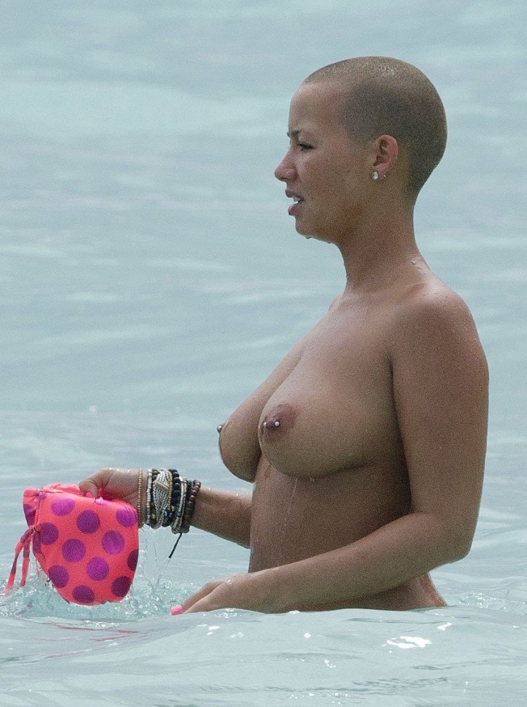Amber Rose Boobs 001