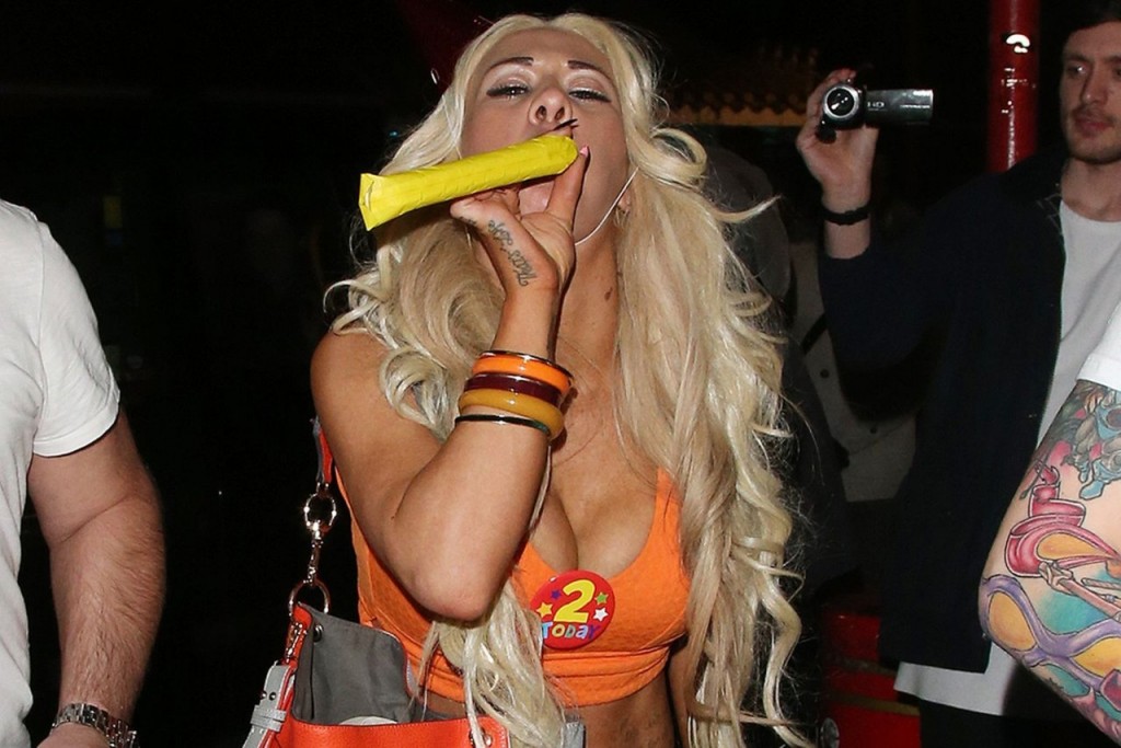Josie Cunningham топлесс 10