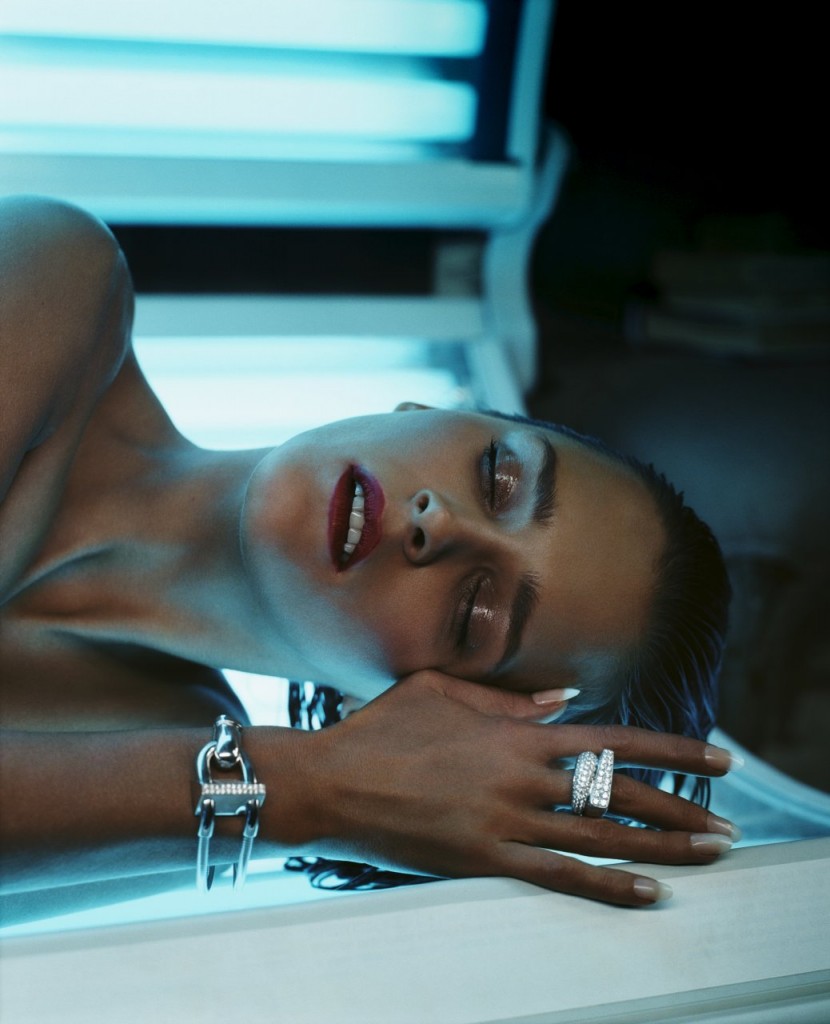 Кармен Касс Топлесс 05