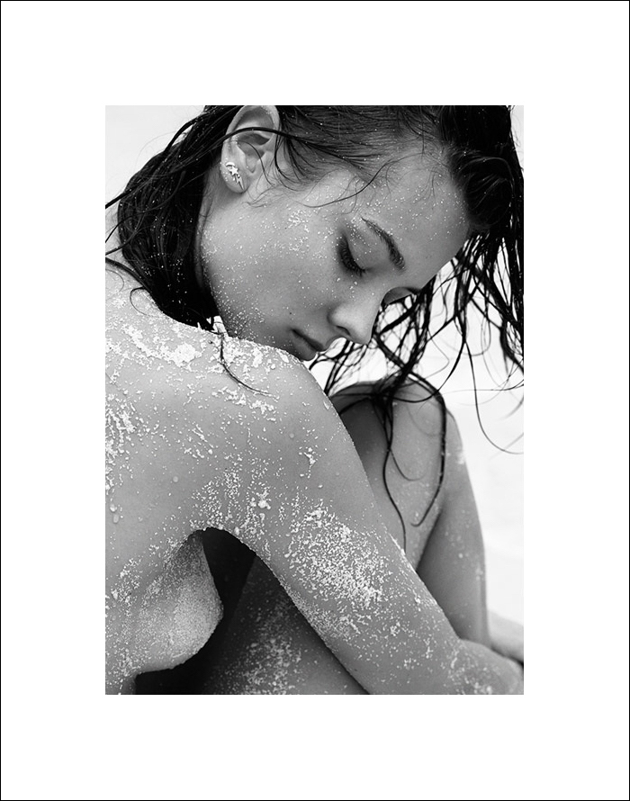 Monika-Jagaciak-Topless-2