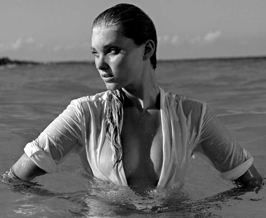 Elsa-Hosk-Topless-7