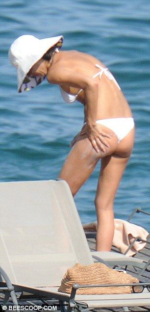 Irina-Shayk-in-a-Bikini-20