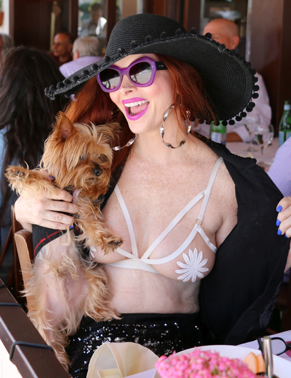 Phoebe-Price-in-a-Bra-10