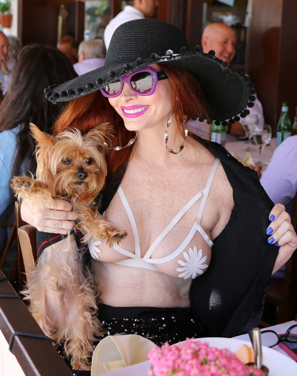 Phoebe-Price-in-a-Bra-6