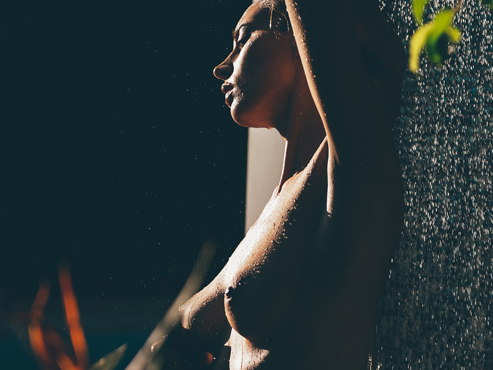 Katee-Lee-Topless-2