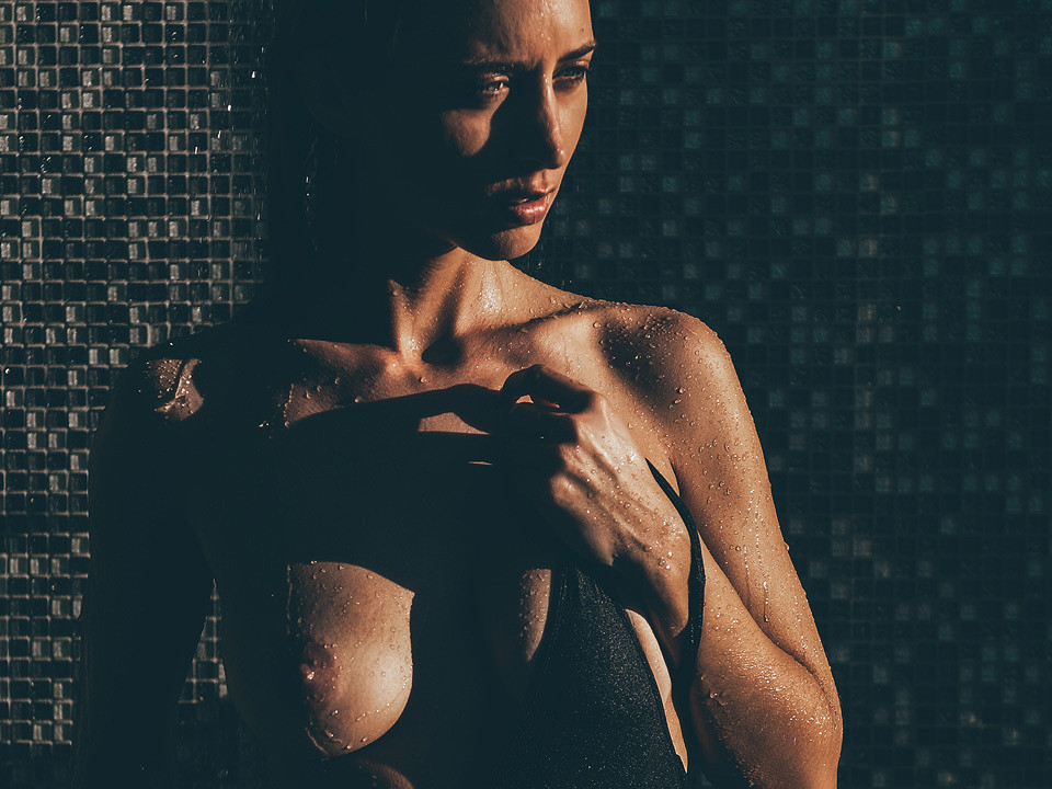 Katee-Lee-Topless-6