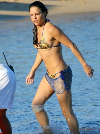 Michelle-Rodriguez-in-a-Bikini-7