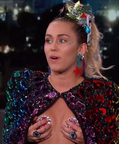 Miley-Cyrus-in-Pasties-2
