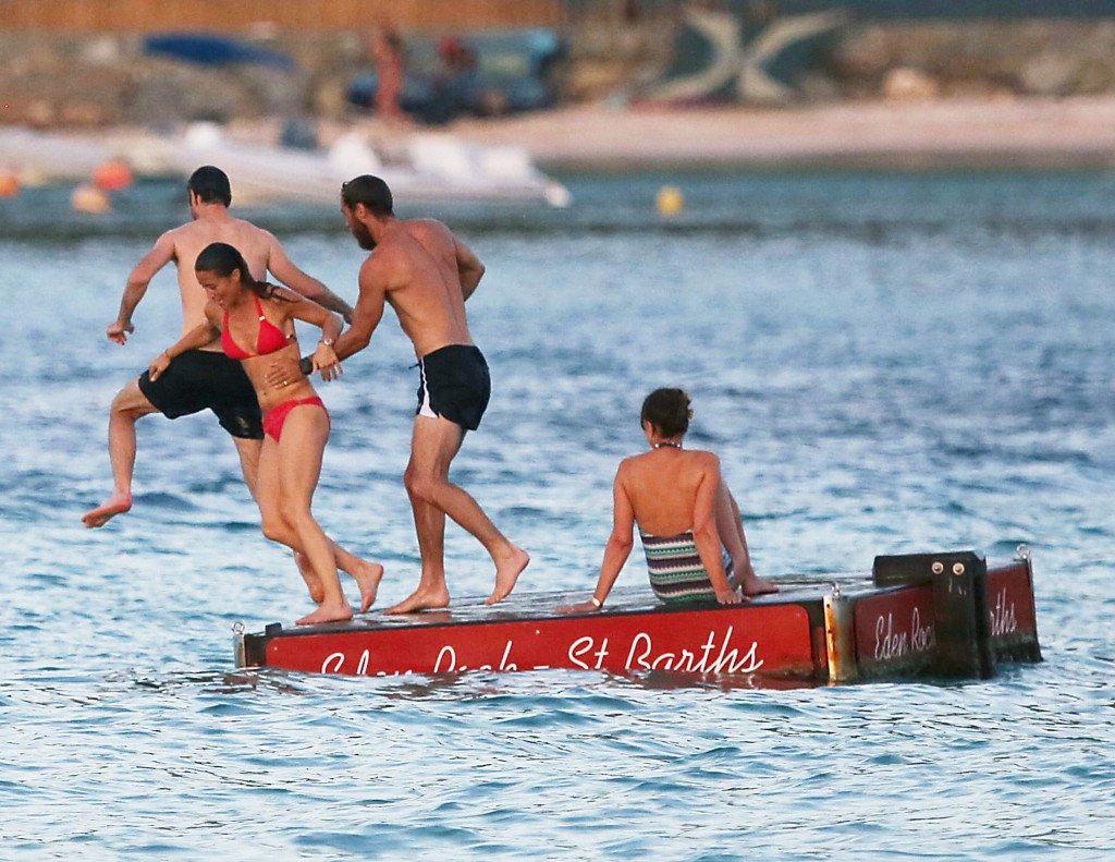 Pippa Middleton Bikini 43