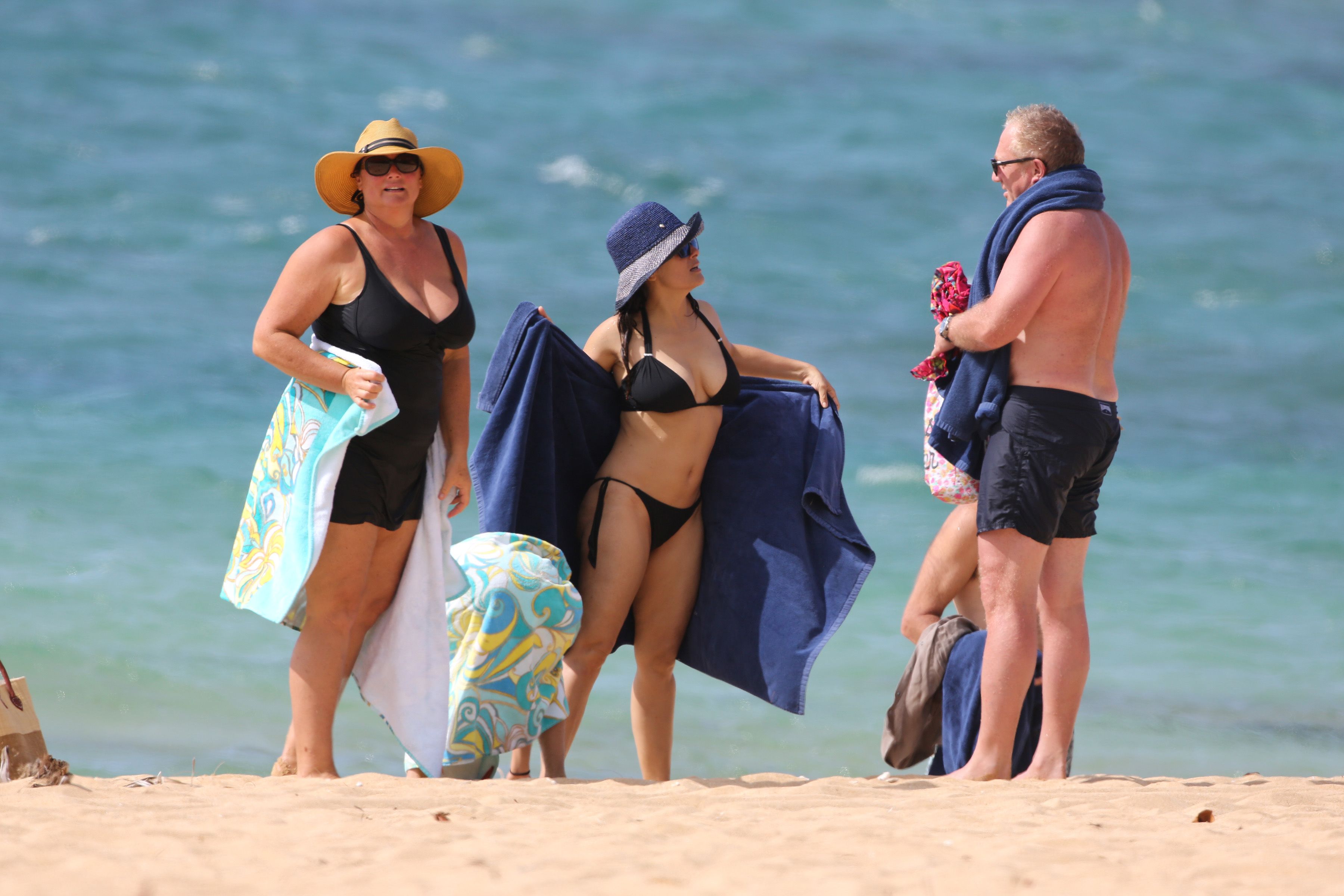 Salma-Hayek-in-a-Bikini-7