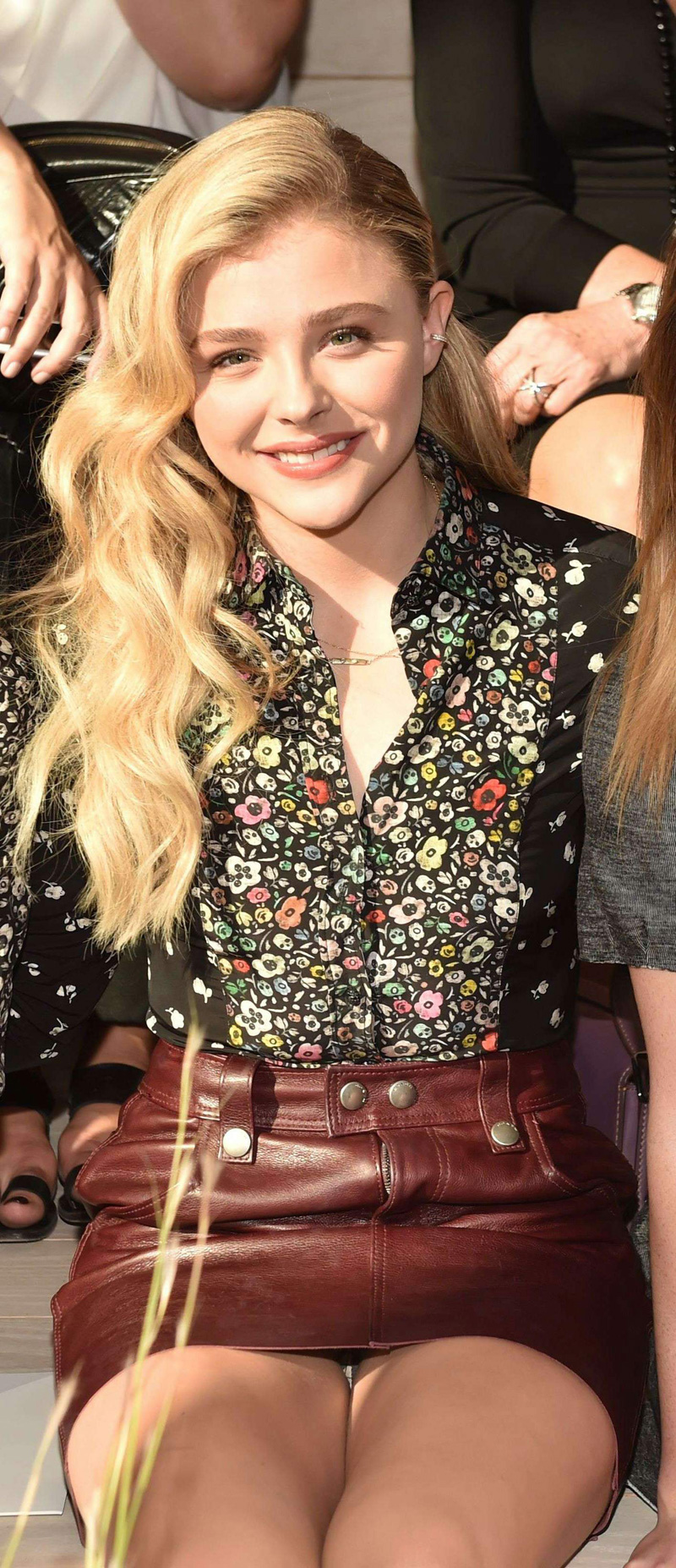 Chloe-Grace-Moretz-Upskirt-2