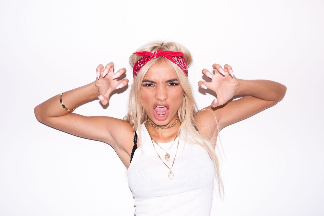Pia-Mia-Perez-Sexy-2