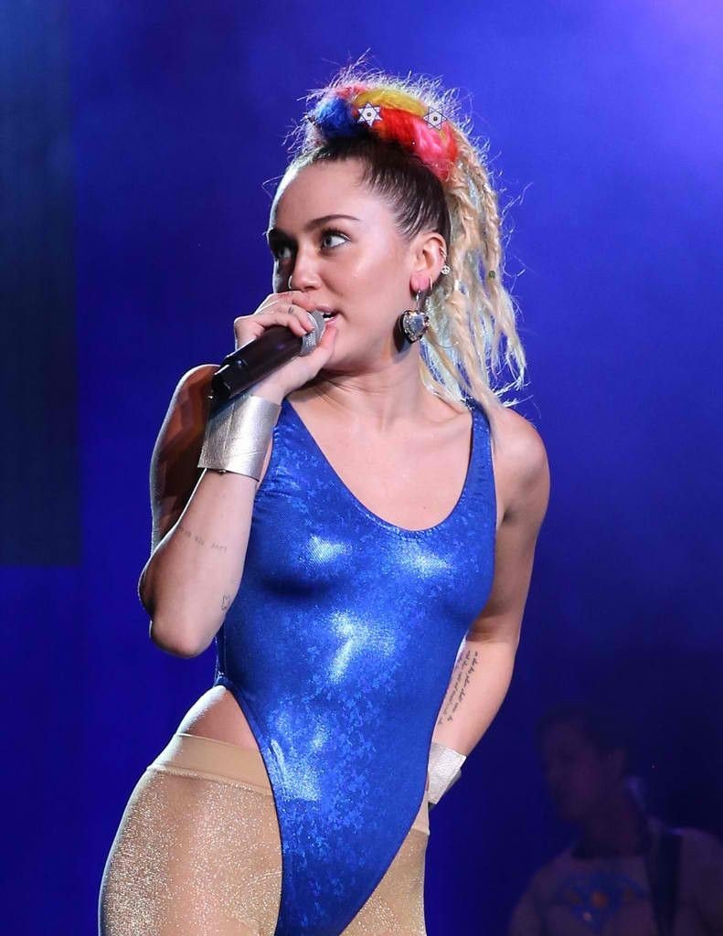 Miley-Cyrus-Sexy-12