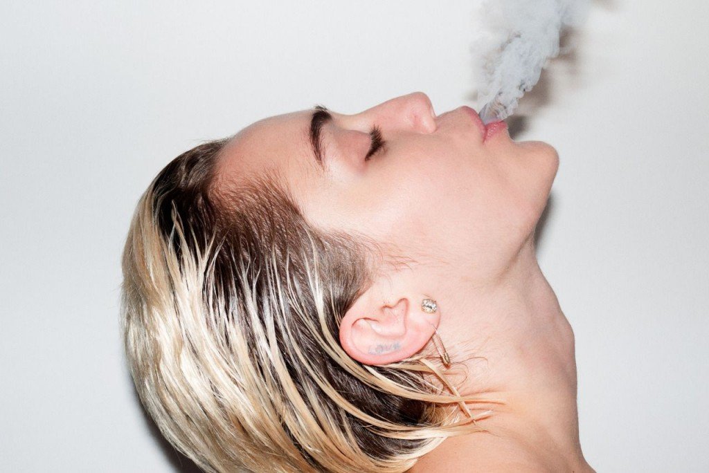 Miley-Cyrus-Nude-17