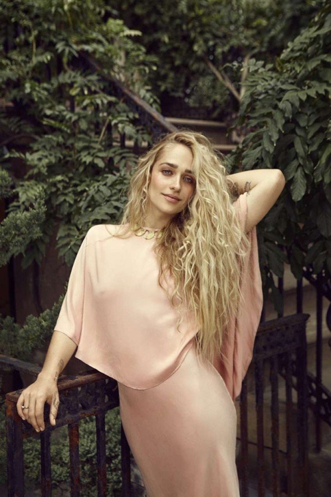Jemima-Kirke-Pokies-2
