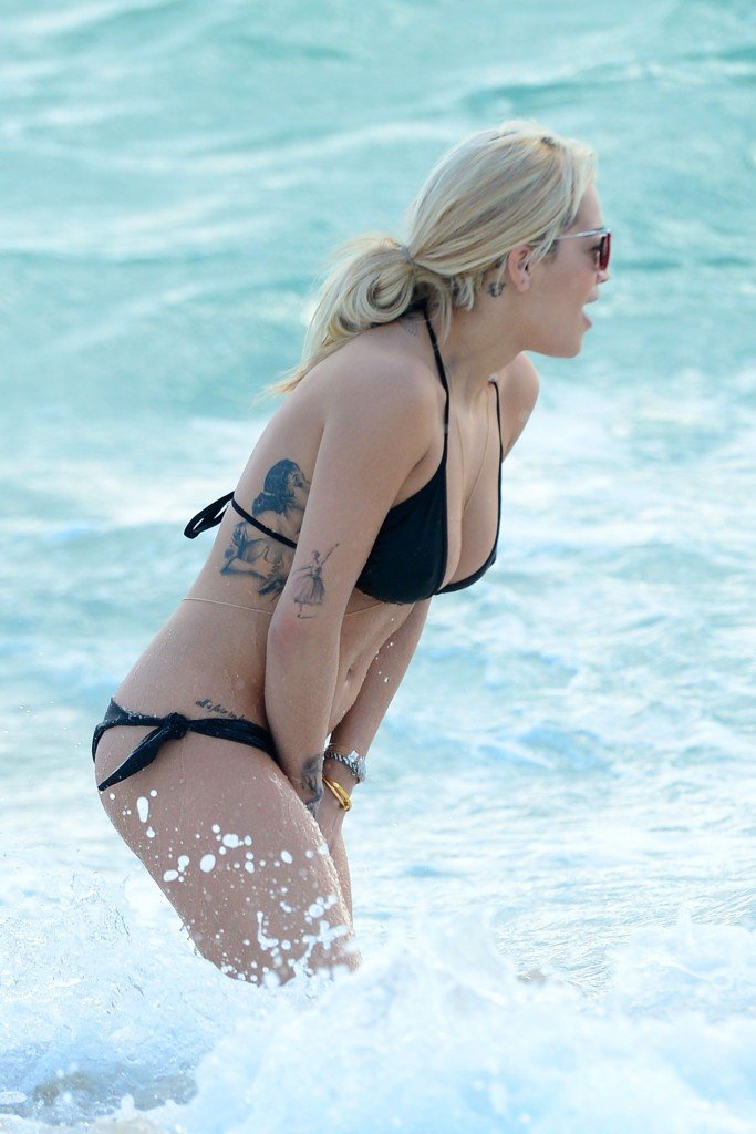 Rita-Ora-Sexy-45