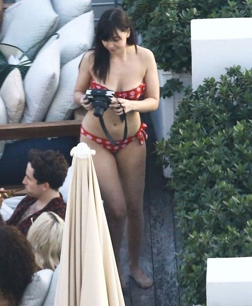 Rita-Ora-and-Daisy-Lowe-Sexy-9