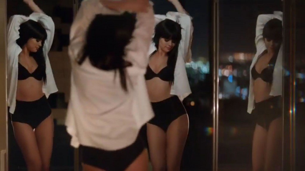 Selena-Gomez-Sexy-15