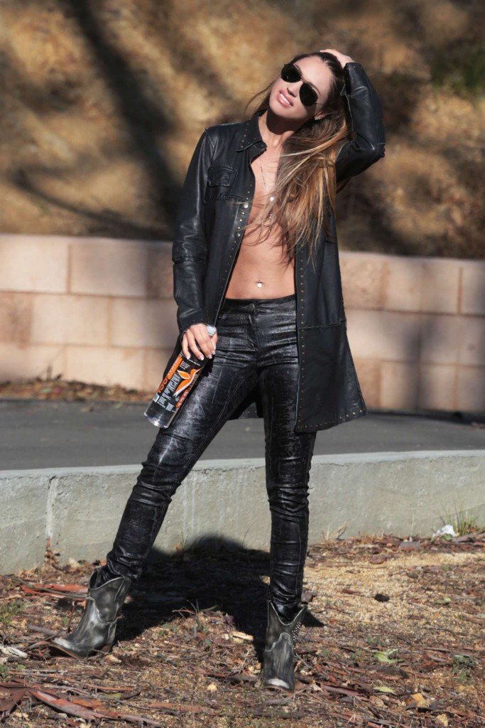 Charlie-Riina-Braless-1