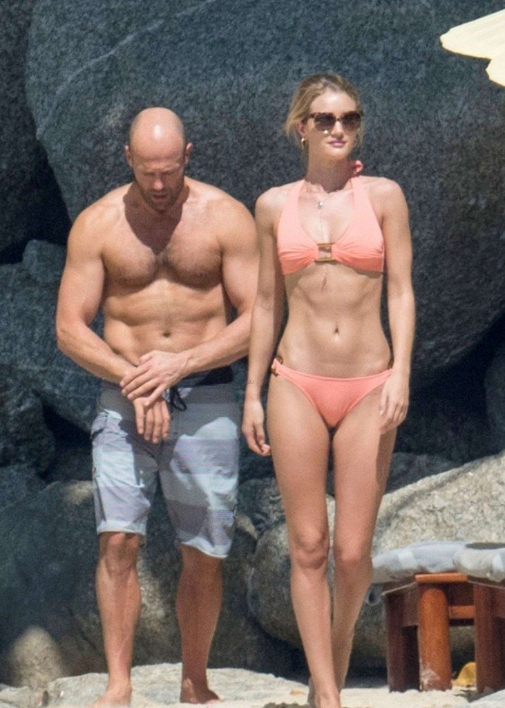 Rosie-Huntington-Whiteley-in-a-Bikini-10