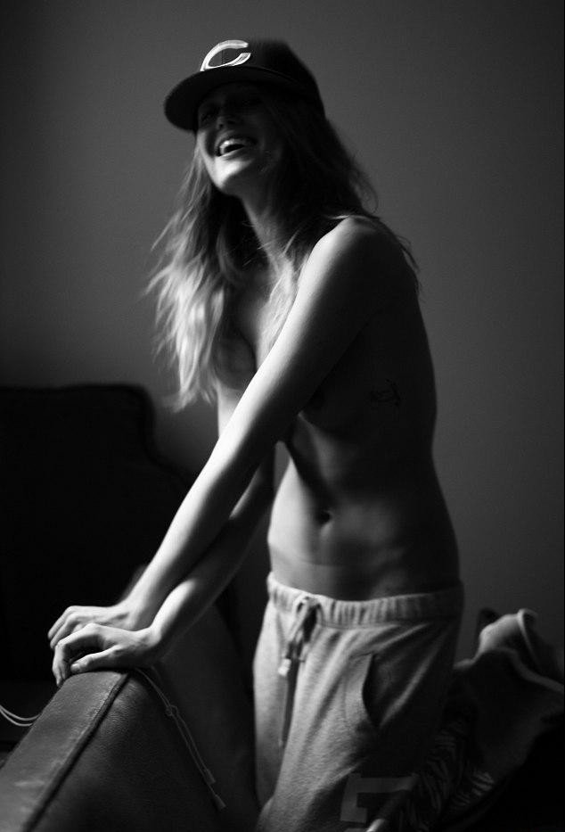 Sarah-Dumont-Topless-1