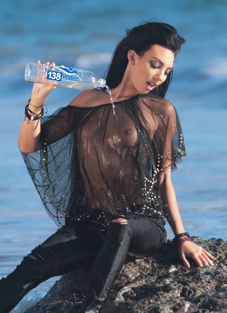 Amanda Geores See Through-Photos-26