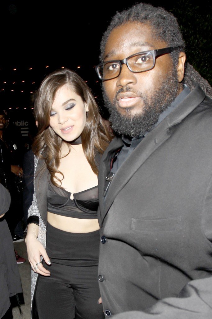 Hailee-Steinfeld-See-Through-2