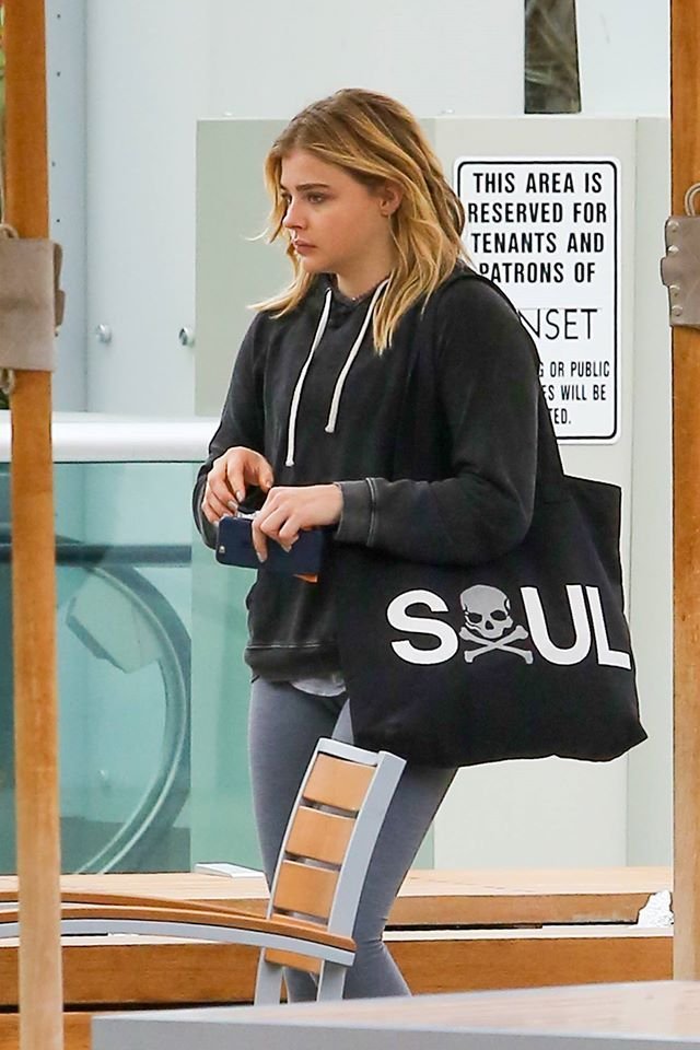Chloe Moretz Pussy 14